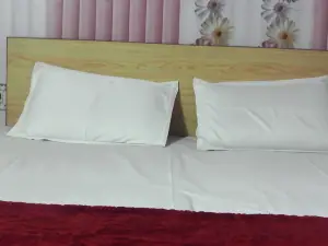 Shivom Hotel