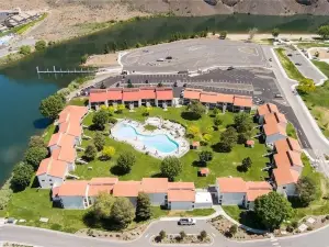 Condo in Crescent Bar Resort— Minutes from the Gorge Amphitheater.