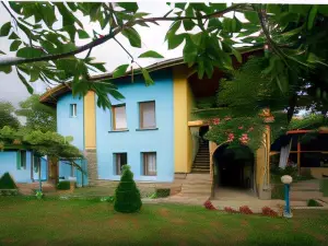 Chuchi Guest House 1