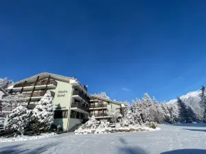 Hotel Alaska