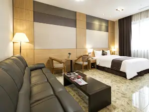 Gold River Hotel