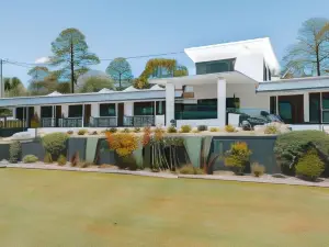 Motel Maclean