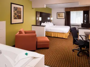 Holiday Inn Express & Suites Bucyrus