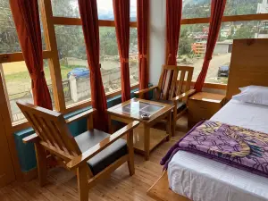 Goroomgo Mansarovar Inn )Munsyari, Uttarakhand )