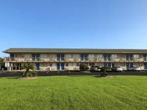 Motel 6 Clute, TX