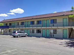 伊利6號汽車旅館