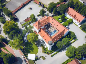 Schlosshotel Neufahrn e.K.