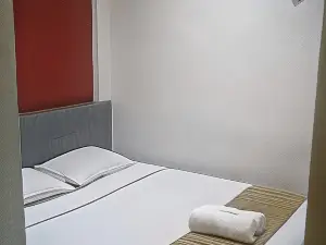 Holiday Hotel
