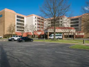 Hotel RL Cleveland Airport West