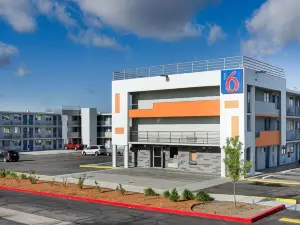 Motel 6 Denver, CO – Downtown