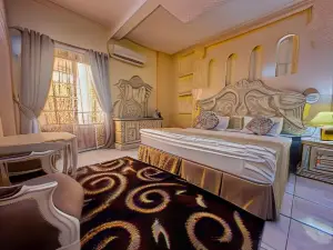 Riyam Hotel