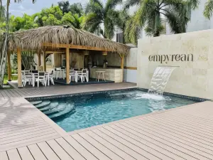 Empyrean Tropical Wellness Portillo