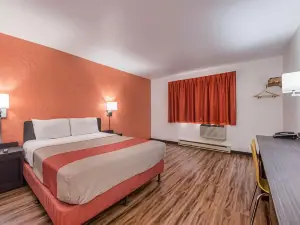 Motel 6 Saint Paul, MN - I-94