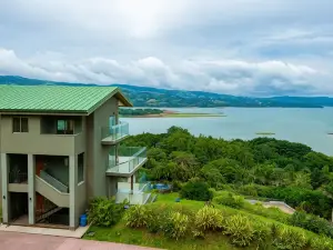 Lake Arenal Condos
