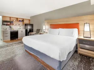 Candlewood Suites Roanoke Airport