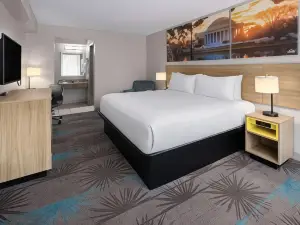 Days Inn by Wyndham Frederick