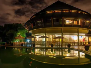 Safari Park Hotel