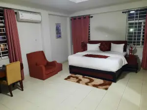 Efua Anoah Hotel & Apartment