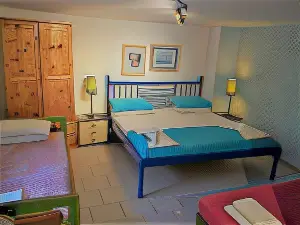 Aiolis Rooms