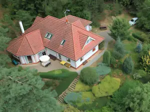Comfortable Detached House with Large Garden