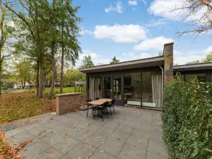 Cosy Holiday Home in Soesterberg with Hot Tub