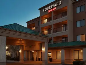 Courtyard Chicago St. Charles