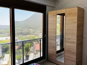 Tas Ev Adrasan