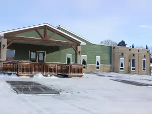 Woodland Inn & Suites
