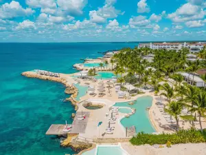 Tracadero Beach Club & Holidays Rentals
