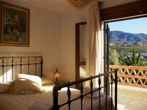 Hostal y Apartamento Rural Los Naranjos