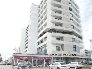 โรงแรมท็อป คันทรีไลน์ โรธ อัม ซตรานเดอ