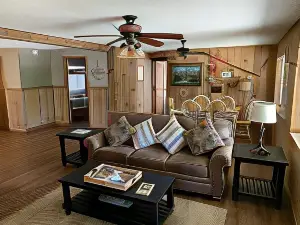 Clark Creek Ranch Cabin