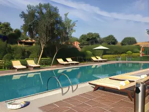 Beautiful Apartments at Tarudhan Valley Golf Resort, Manesar