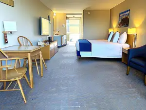 Atlantic Eyrie Lodge
