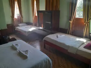 Pukyo Bed and Breakfast Belgian Lao