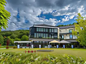 Castellum Hotel Hollókő