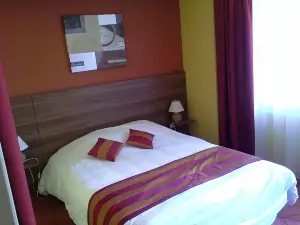 Logis Hotel Restaurant le Cheval Blanc