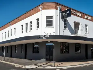 The Met Hotel