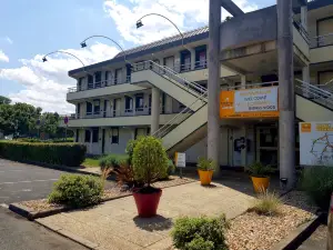 호텔 프리미에르 클라세 샤토루 생 모르