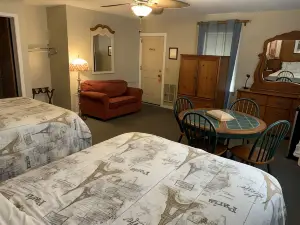 Phillips Historic Motel & Cottages