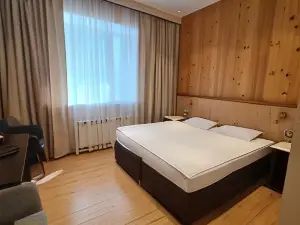 Hotel Postoyaly Dvor