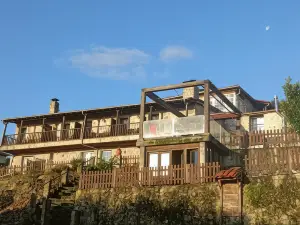 Casa Dos Muros Turismo Rural y Actividades en la Ribeira Sacra