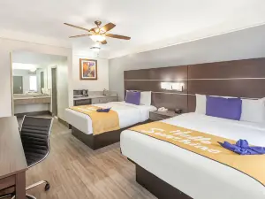 Days Inn & Suites by Wyndham NASA Space Center Houston