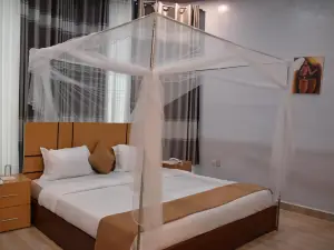 Chimpanzee Lodge