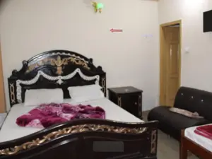 Hotel Five Star & Restaurant