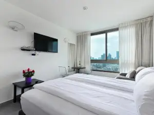 Netanya SeaView ApartHotel