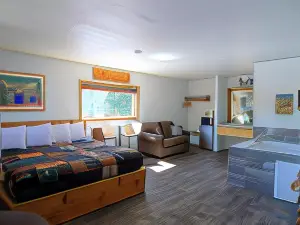 Eagle's Nest Motel