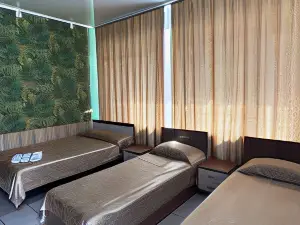 Oasis Hotel - Hostel