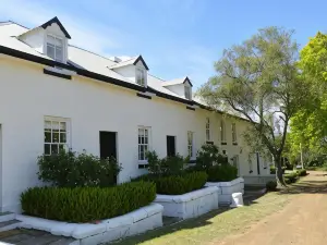 Lythgo's Row Colonial Cottages
