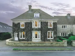 Cotteswold House